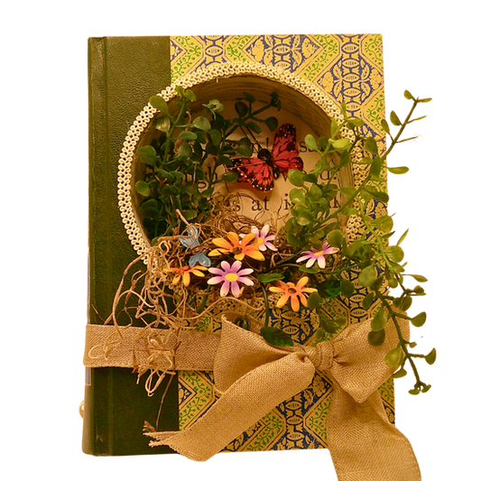 Reader's Digest Book Diorama - E